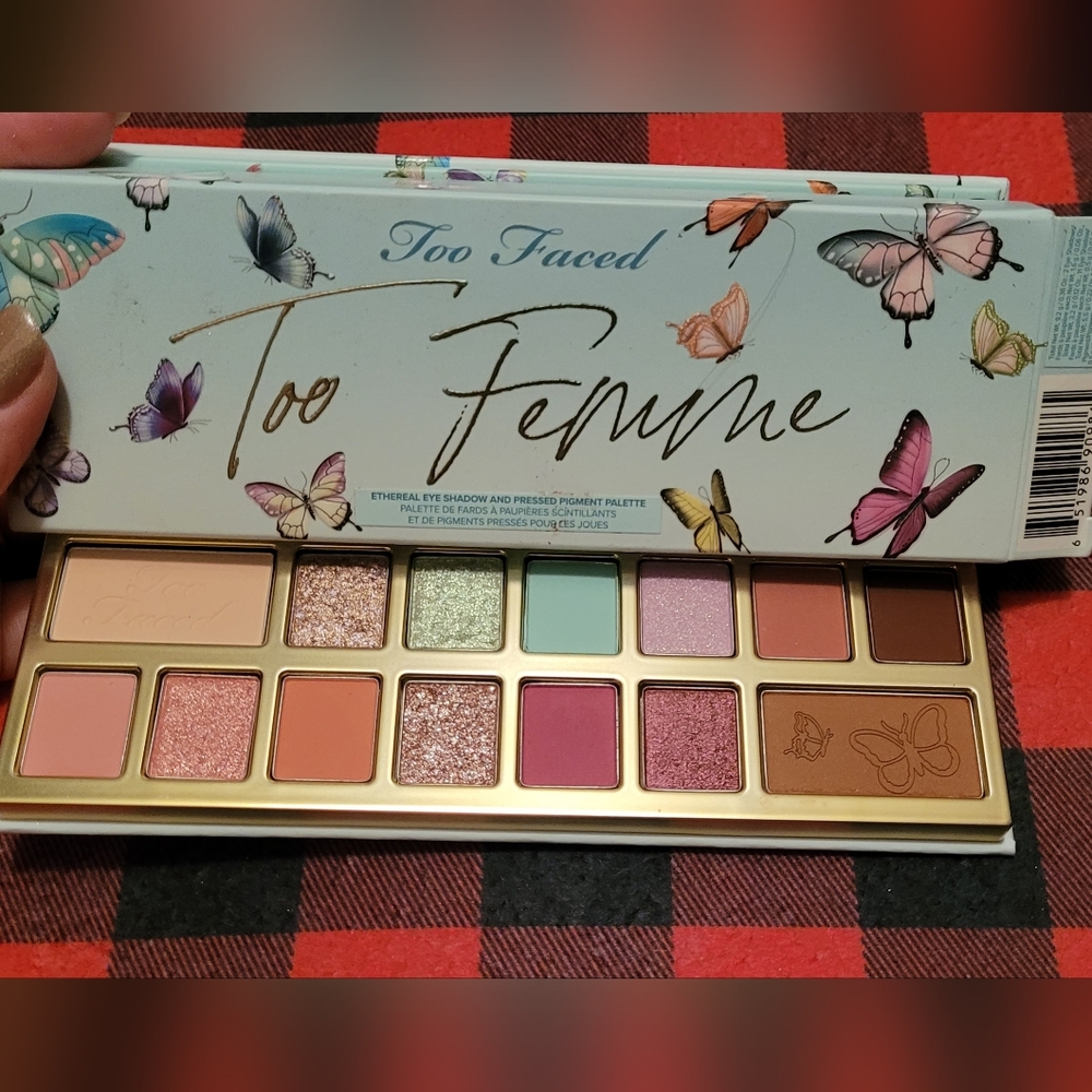 Eyeshadow palette